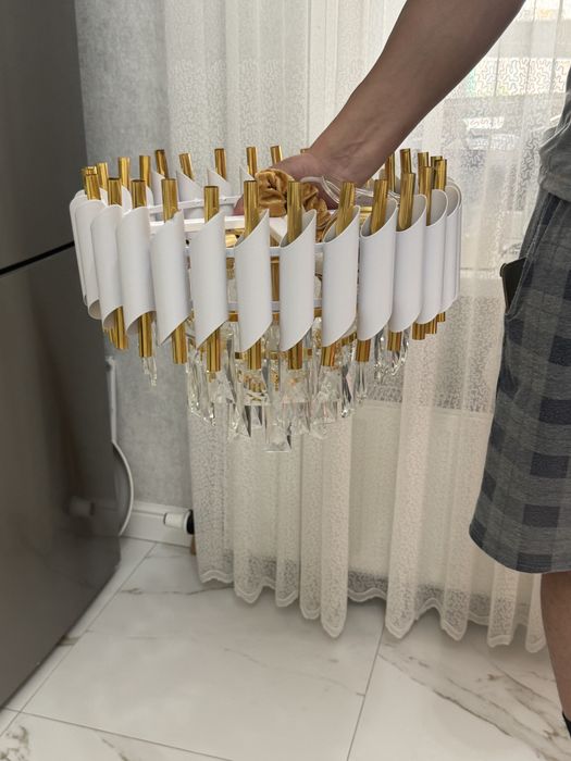 Продам шикарные люстры