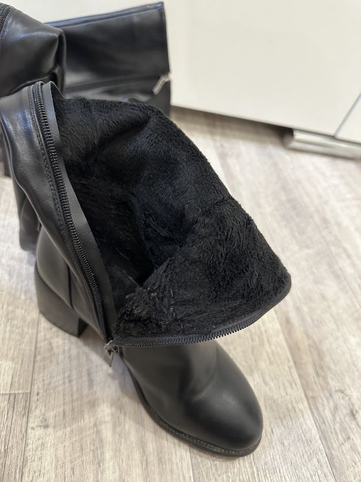 Продам Сапожки на каблучке