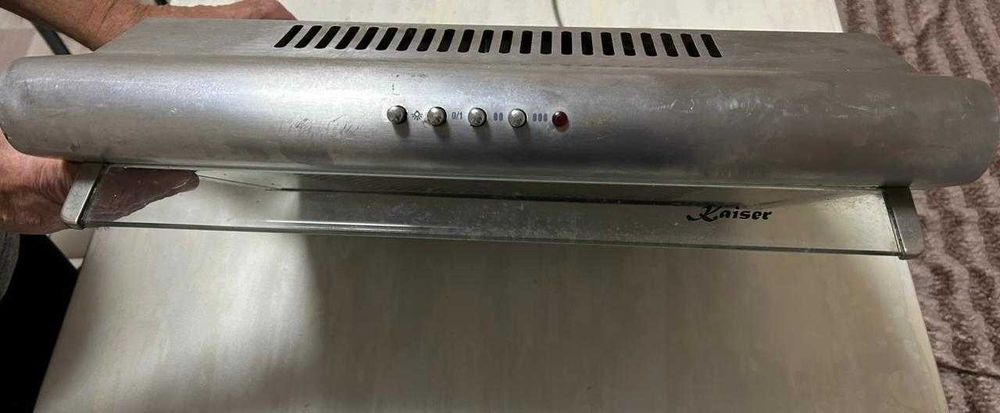 Продам вытяжку Kaiser
