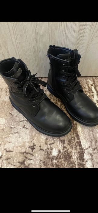 Боти от естествена кожа