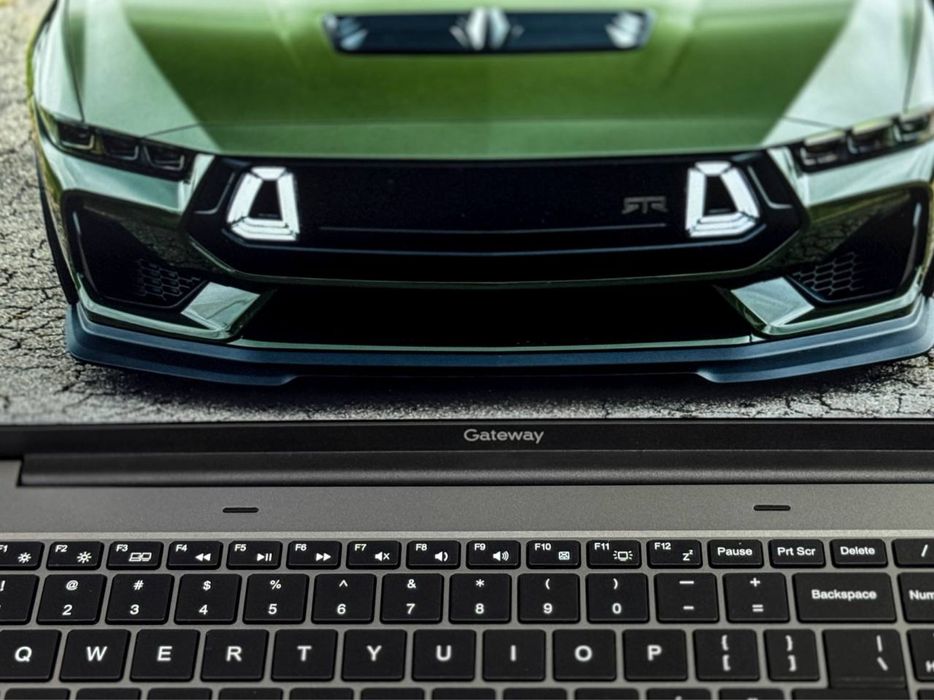 GATEWAY 16/512 kuchli premium toifadagi noutbook