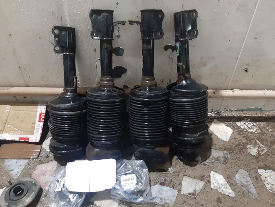 Продам пневмостойки Лексус RX350