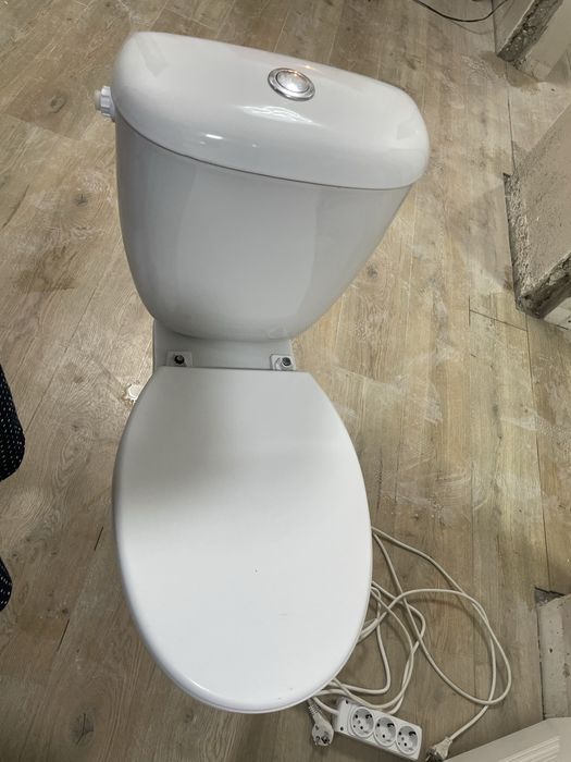 Продам унитаз самовывоз