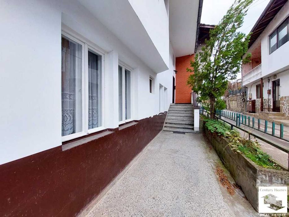 104768 Просторен апартамент с гледка към хълм Царевец, Велико Търново