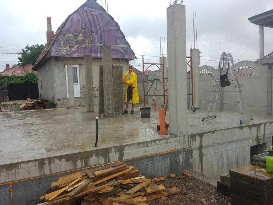 Execut fundații si case