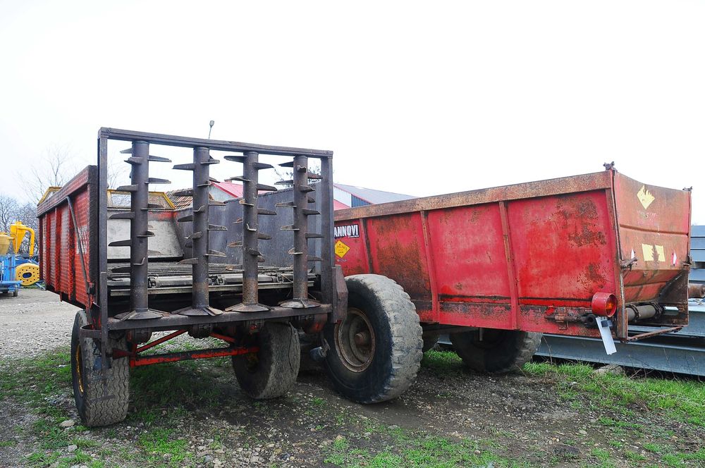 MIG remorca imprastiat gunoi 5, 7, 10 tone, imprastiere laterala/spate