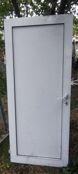 Продавам две алуминиеви врати