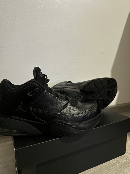 Jordan MAX AURA 3
