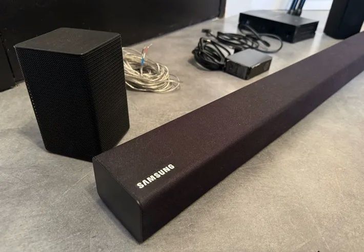 Soundbar 4.1 Samsung HW-R470, 240 W, Negru