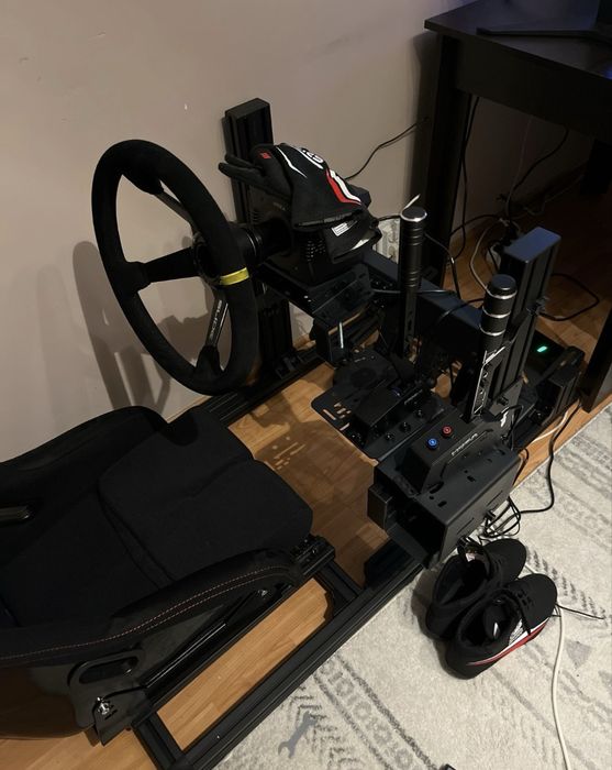 Vand simulator moza r9 v3, profesional(folosit pentru drift)