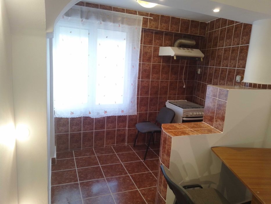 Vand Apartament 2 Camere Decomandat 60mp Strehaia Zona Centrala
