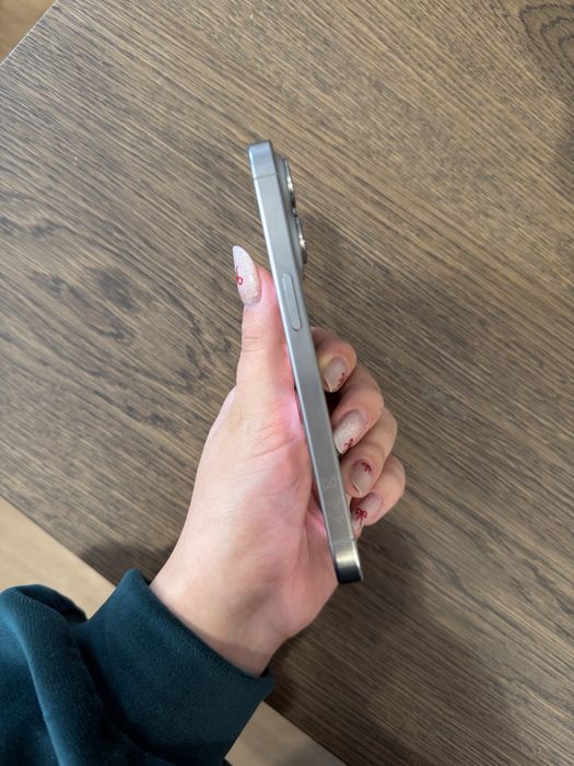 Iphone 15 pro impecabil