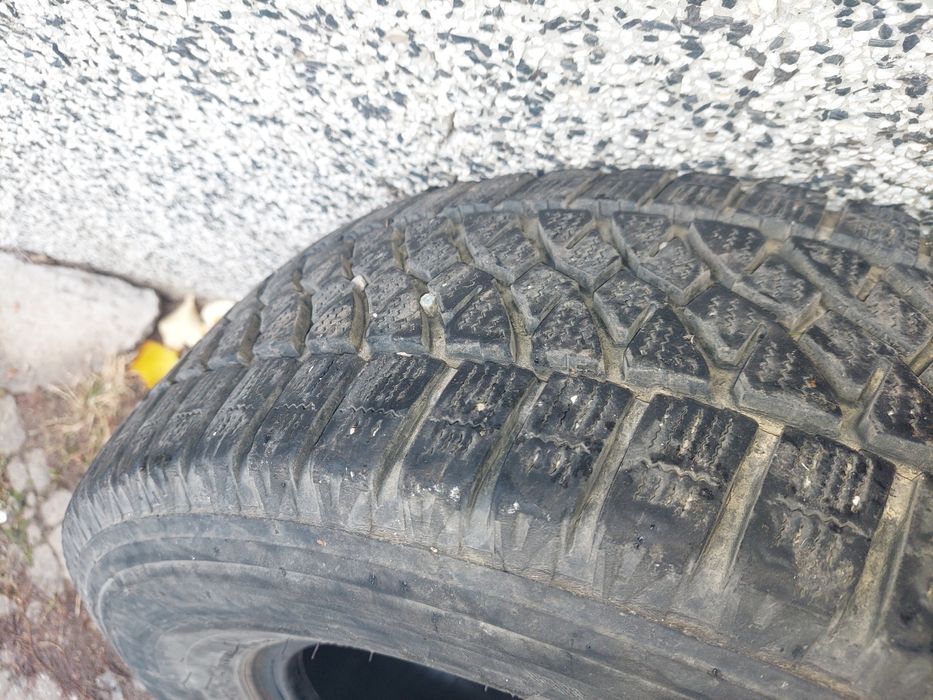 Гуми Бриджстоун  215/70/15С.