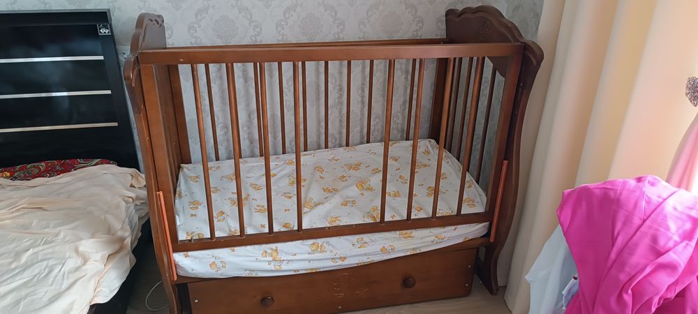 Детская кроватка