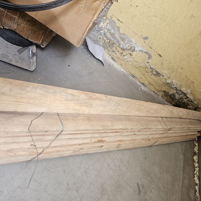 Плинтус деревянный