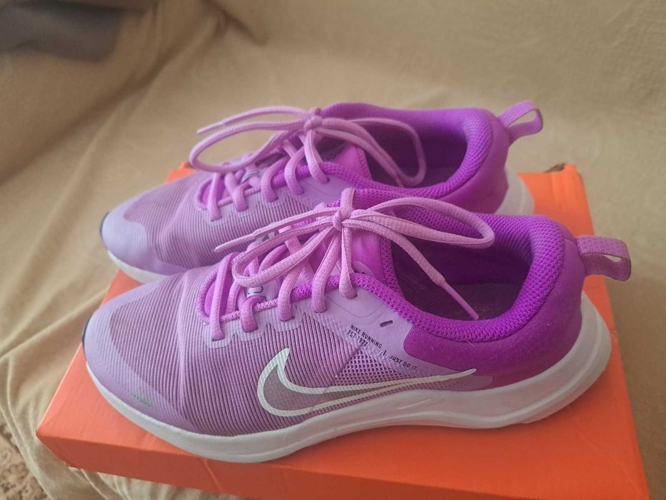 Дамски маратонки Nike