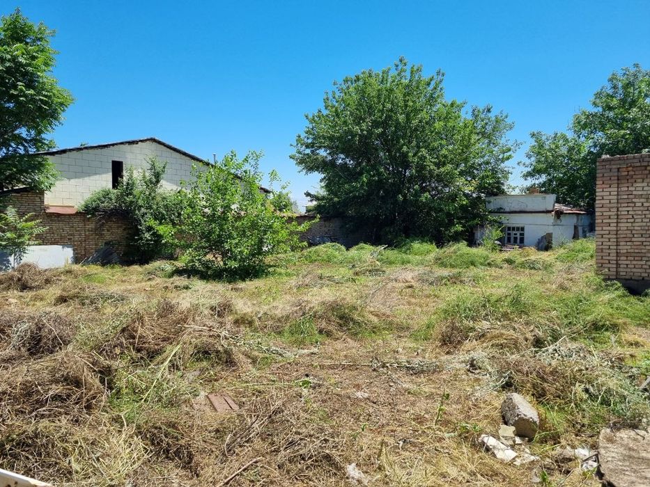 Qibray markazida 6 sotixli er sotiladi