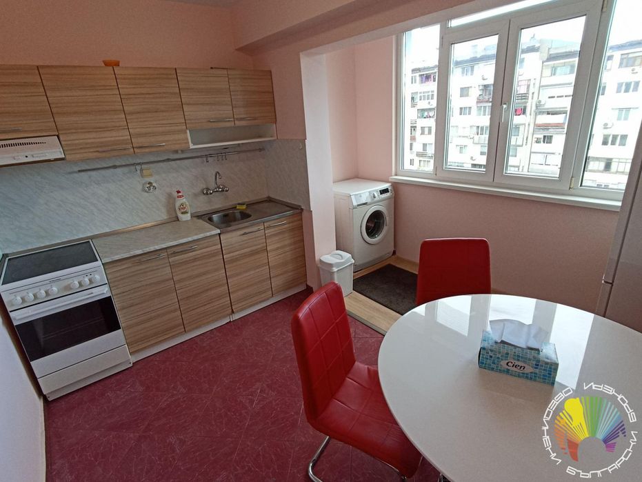 Дава се под наем Двустаен апартамент в Бургас, Изгрев - 66 кв.м за 357 € - Снимка #2