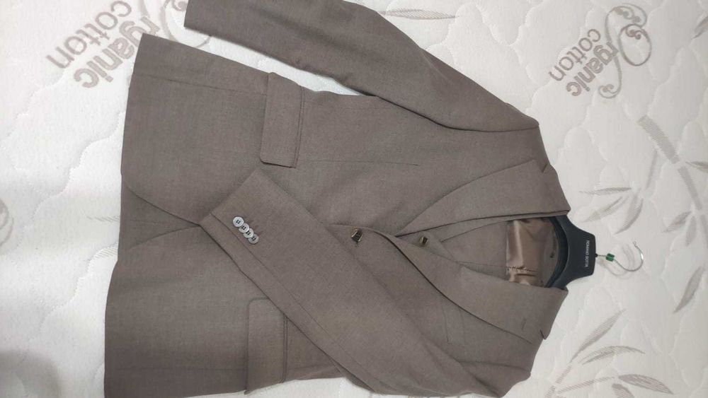 Костюм тройка р.48-50