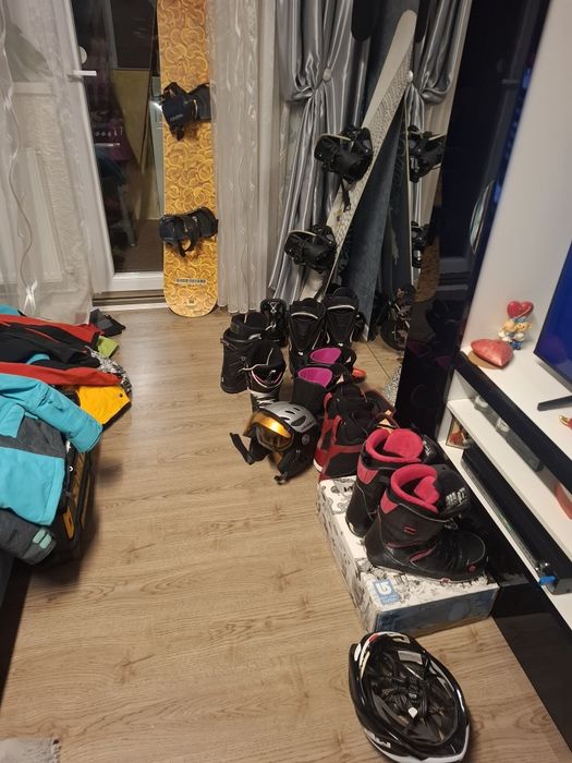 Boots Snowboard Casca Geaca Pantaloni Ski Snowboard