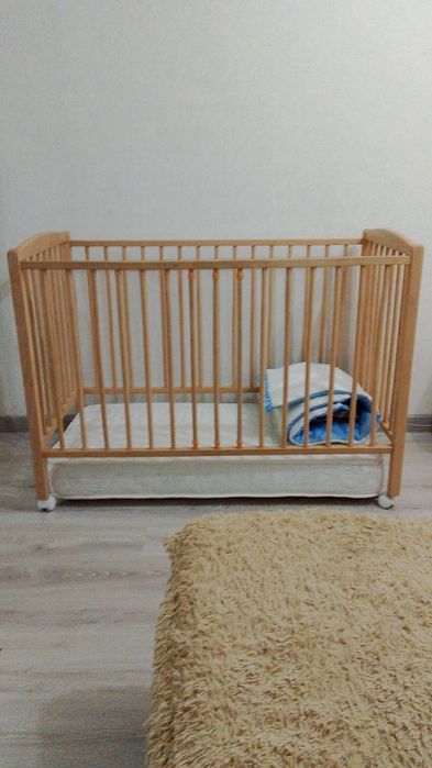 Манеж деревянный