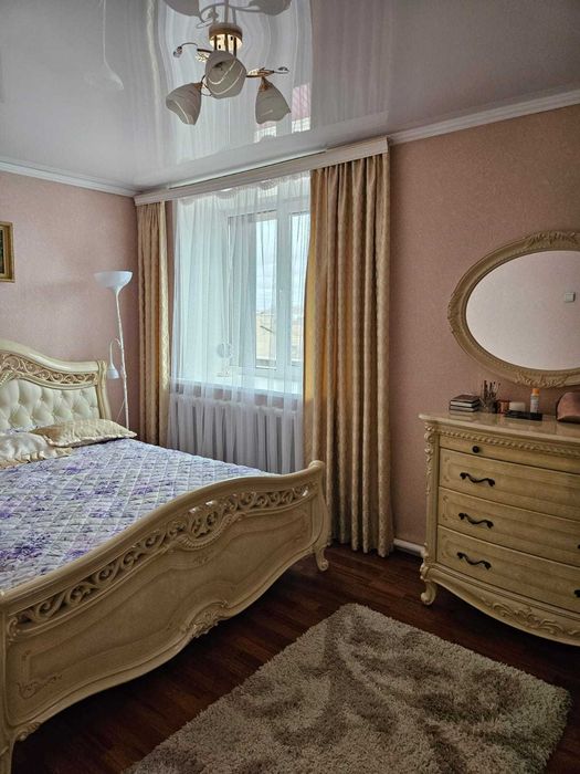 Продам  кирпичный коттедж