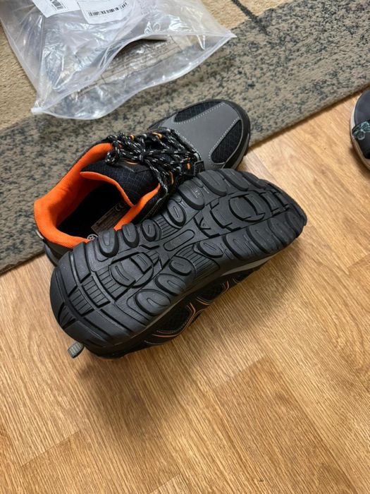 Продам спец обувь