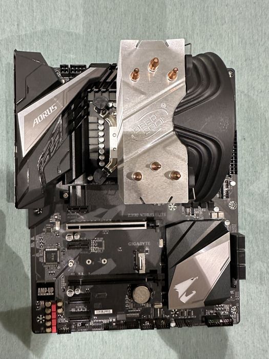 Kit gaming Aorus z390 elite + i5 9600k + Cooler Deepcool