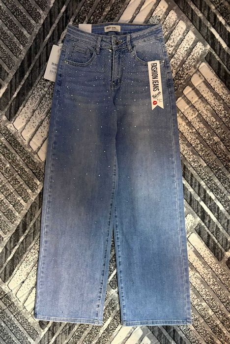 blugi albastri cu pietre