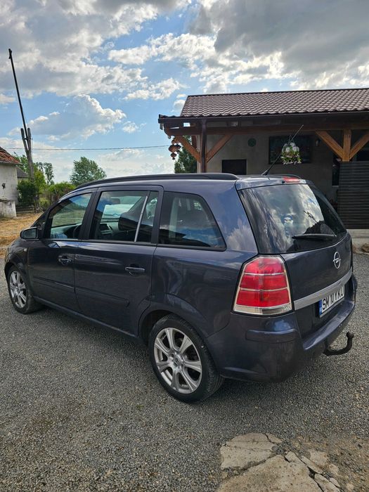 Vând opel zafira