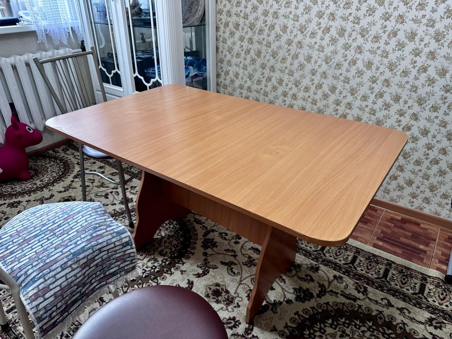 Продам стол для кухни