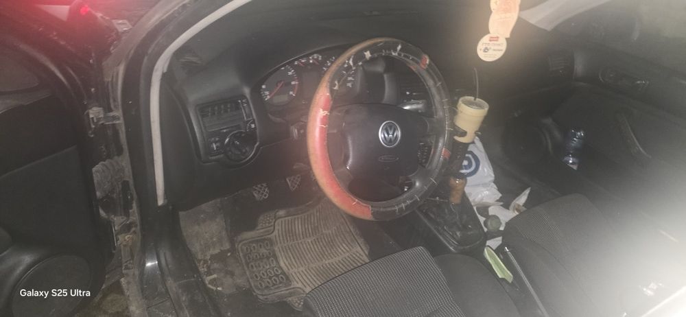 VW Bora 2.3 Vr5 150кс комби На части