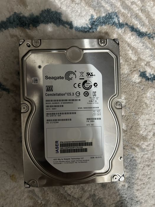 Жестки диск Seagate 4 тб почти новый