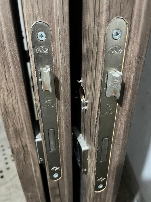 Am 5 Usi de interior