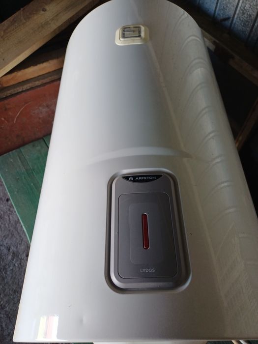 Mașină de spălat+boiler electrc ariston(ambele)n 80 litri