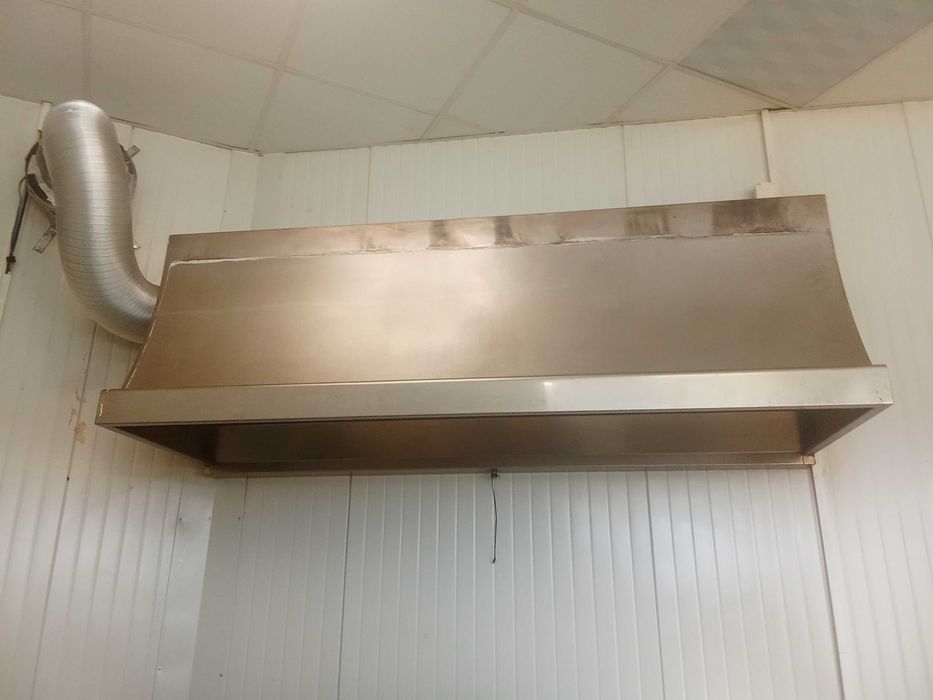 Абсорбатор с мотор ,дължина 2 метра,ширина 0,70 метра с 4 филтри