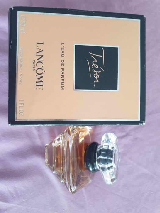 Дамски парфюм Tresor на Lancome