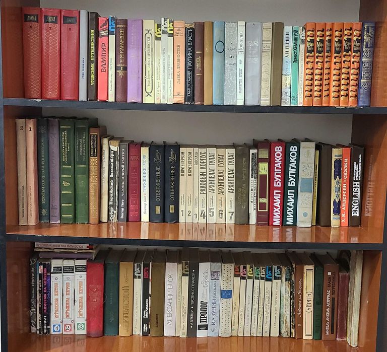 Отборные книги, бестселлеры 100 шт. Машҳур китоблар 100 та.