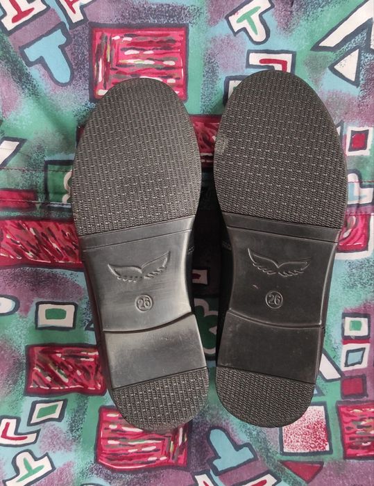 Красивые, КОЖАНЫЕ туфли на мальчика, размер 26