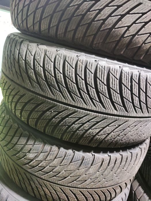 4 бр зимни 235/40/18 Michelin