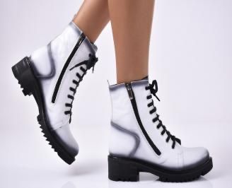 Дамски боти в бяло