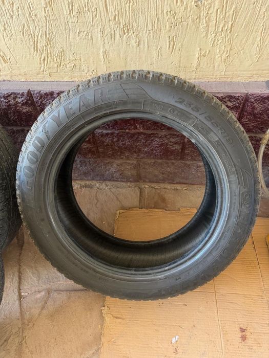 Шина летние  235/55  R 19