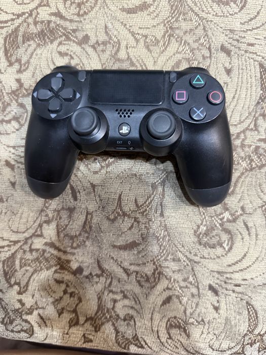 Джойстик dualshok 4