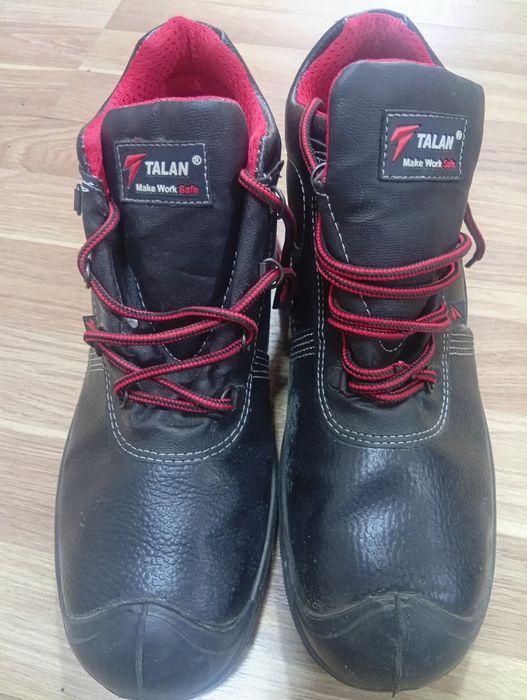 Спец обувь 43 р новая  за 5000