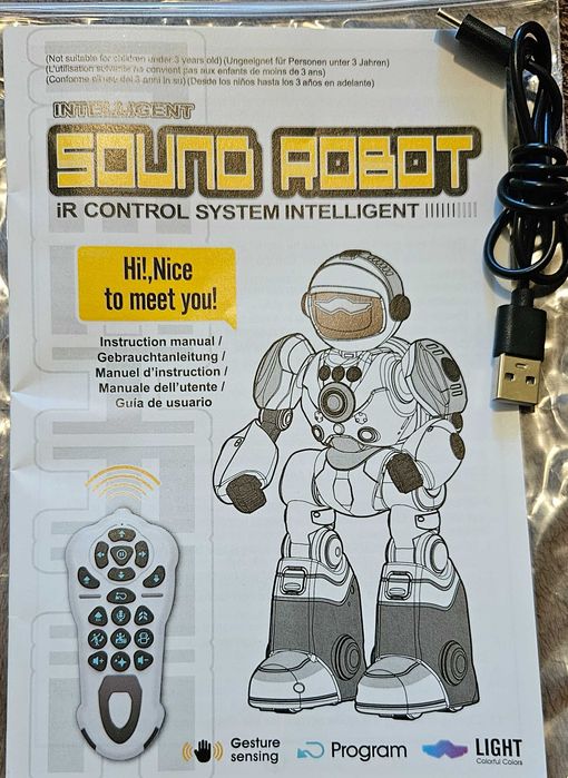 Танцуващ програмируем робот с дистанционно