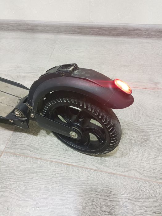 Электросамокат б/у GT350S усовершенствованная версия электросамоката