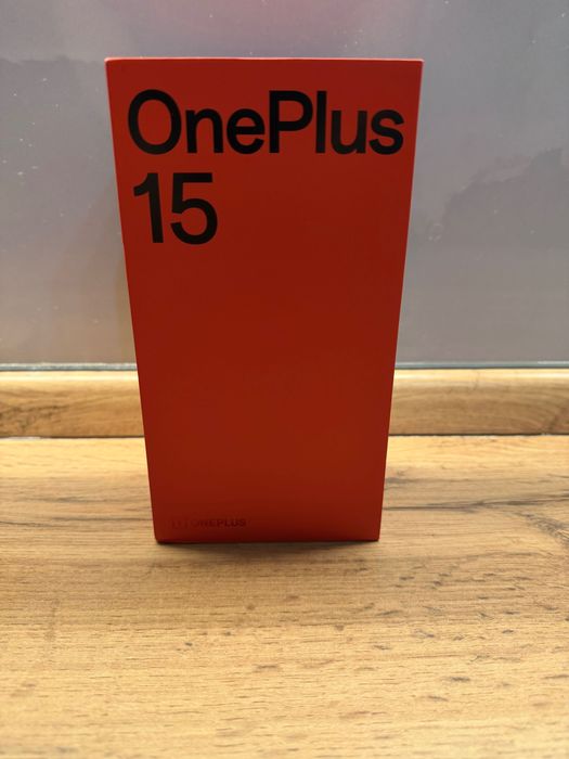 Смартфон One Plus 15