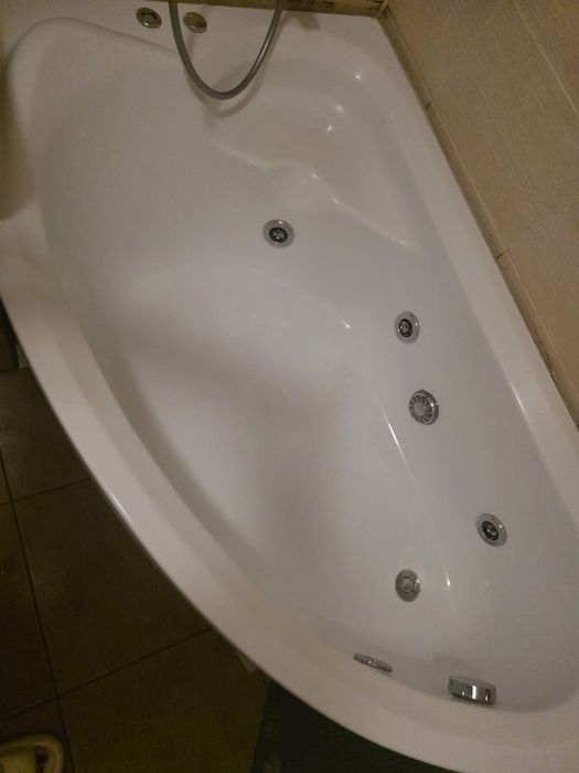 Cada cu hidromasaj