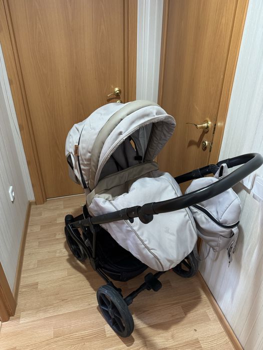 Продам коляску 2 в 1 от бренда PITUSO
