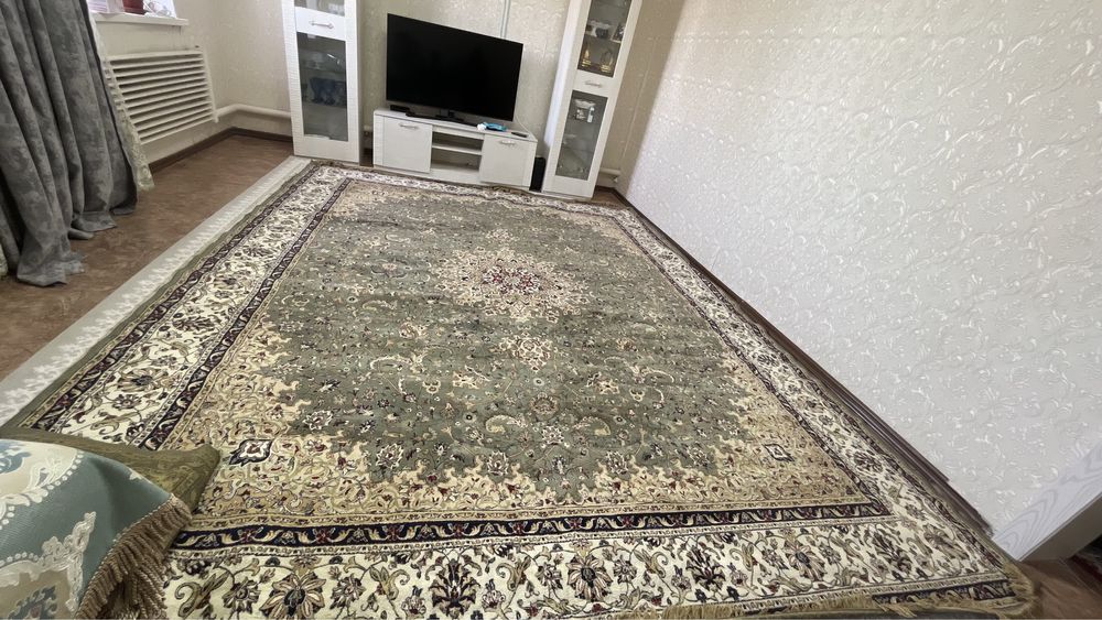 Продам шелковый дубайский ковер 3/4